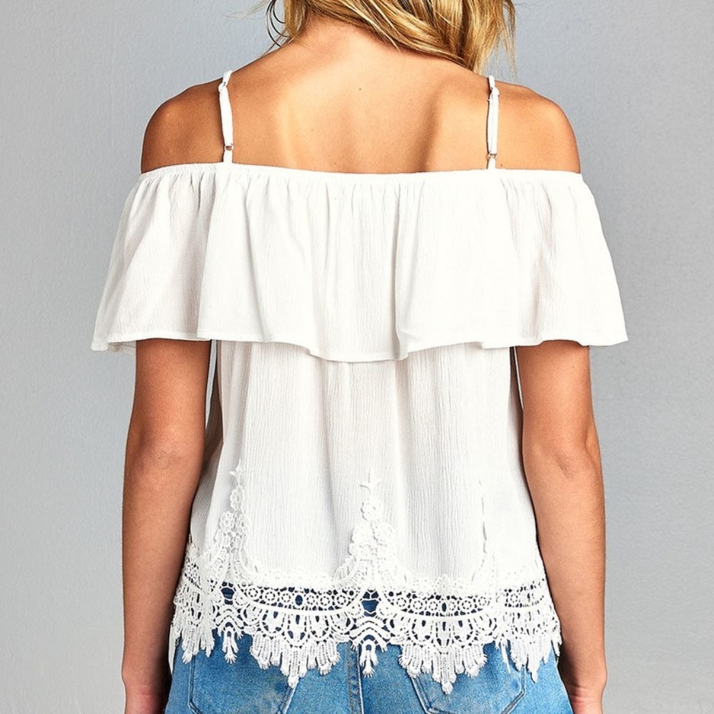 Open shoulder crochet lace crinkle gauze woven top - Picture 3 of 4